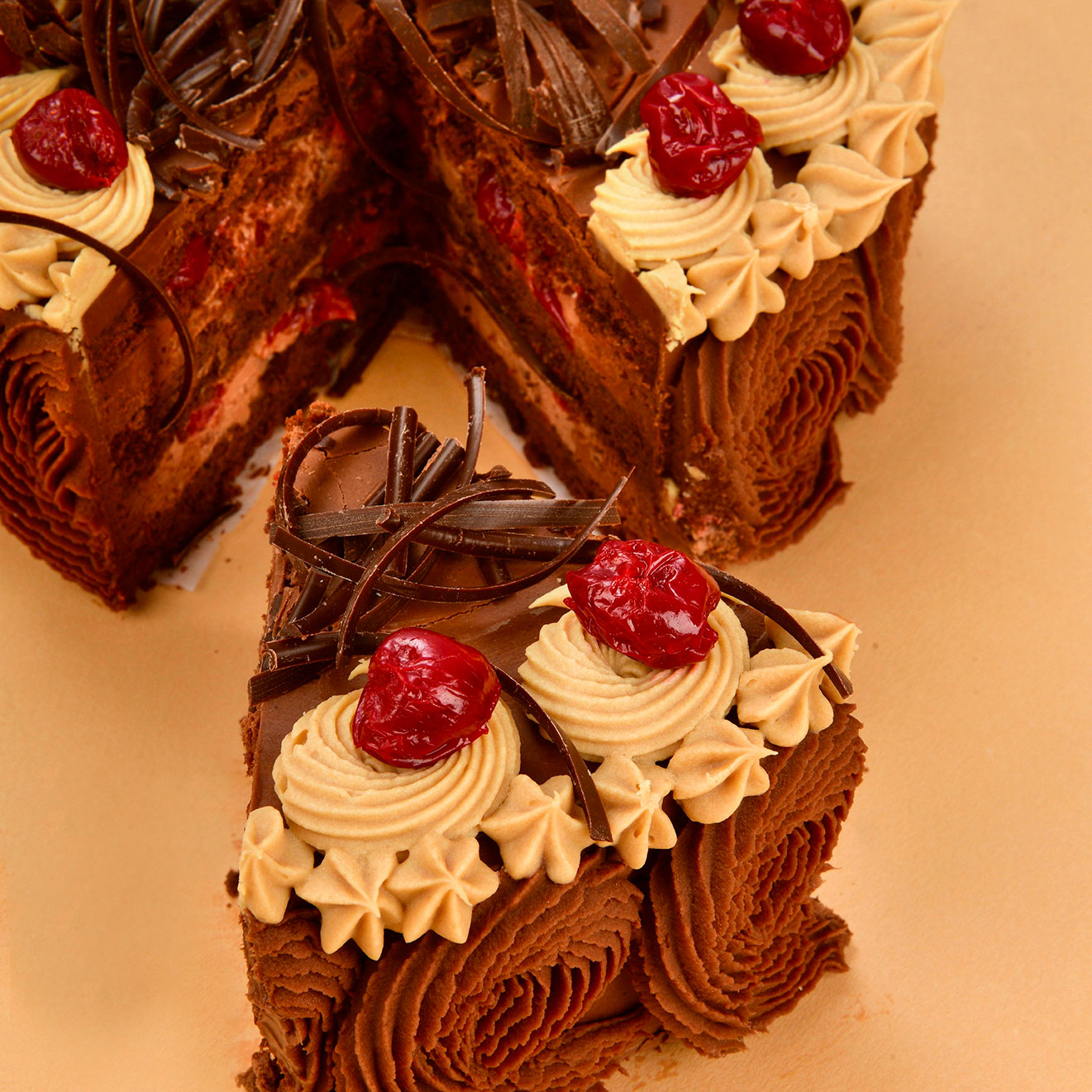 Glutensiz Çikolata & Vişneli Pasta